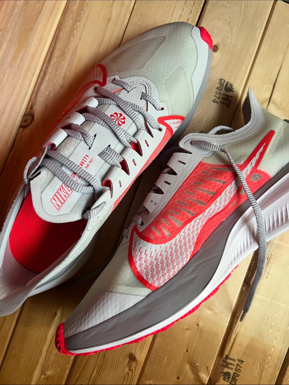 Nike Athletic Shoes in Light Gray & Red
